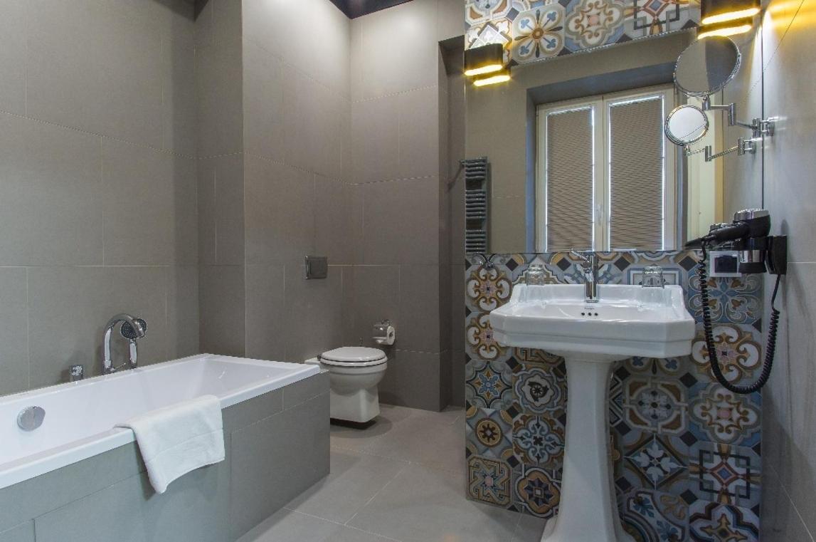 Hotel Nihil Novi 라돔 외부 사진
